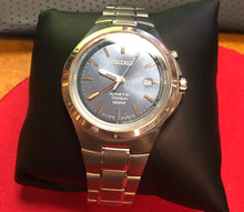 Load image into Gallery viewer, Pre-owned Seiko SKA729 Men's 43mm Kinetic Titanium Blue Dial 5''