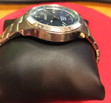 Load image into Gallery viewer, Pre-owned Seiko SKA729 Men's 43mm Kinetic Titanium Blue Dial 5''