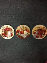 Load image into Gallery viewer, Set Of 3 Fruit Plates 8&#39;&#39;