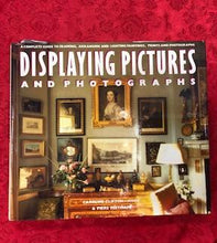 Load image into Gallery viewer, pre-owned Displaying Pictures and Photographs : A Complete Guide to Framing, Arranging and