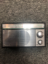 Load image into Gallery viewer, Pre-owned Panasonic RF-562D FM MW SW 3-Band Portable Receiver Radio