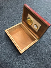 Load image into Gallery viewer, Cigar Case Wood Box Humidor Humidity Gauge Hygrometer humidifier pre-owned