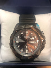 Load image into Gallery viewer, Pre-owned Casio MTD1080-8AWC 3 Hand Diver Analog Super Illuminator