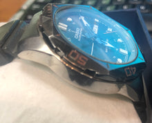 Load image into Gallery viewer, Pre-owned Casio MTD1080-8AWC 3 Hand Diver Analog Super Illuminator