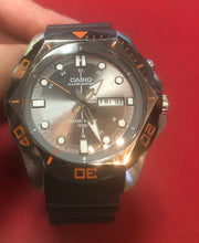 Load image into Gallery viewer, Pre-owned Casio MTD1080-8AWC 3 Hand Diver Analog Super Illuminator