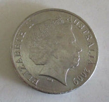 Load image into Gallery viewer, 2009 - Swimming Platypus - Australian Twenty / 20 Cent Coin - Circulated