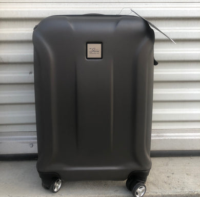 New skyway Nimbus 20-inch spinner Cary on luggage suitcase SILVER