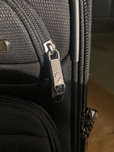 Load image into Gallery viewer, Like New Samsonite Insignis Carry-On Expandable Spinner