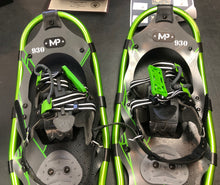 Load image into Gallery viewer, Pre-owned Mountain Profile 930 Snowshoes  Travel Bag green