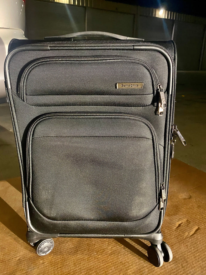 Like New Samsonite Insignis Carry-On Expandable Spinner