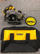 Load image into Gallery viewer, New open box Dewalt DCS578X1 60V 7-1/4&quot; Max Flexvolt Cordless Circular Saw