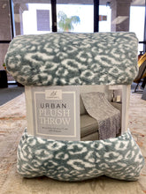 Load image into Gallery viewer, Life Comfort Urban Plush Throw 60 in X 70 in