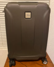 Load image into Gallery viewer, Pre owned Skyway Nimbus 3.0 Hardside Spinner Luggage