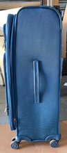 Load image into Gallery viewer, Pre owned Samsonite Epsilon NXT 2-piece Softside Spinner Luggage Set 27”&amp; 20” Blue