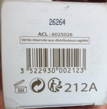 Load image into Gallery viewer, Caudalie Vinoperfect Concentrated Brightening Essence 150ml 5oz