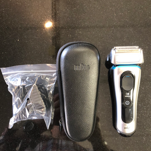 Pre-owned Braun Series 8  3-in-1 Razor comes with new charge