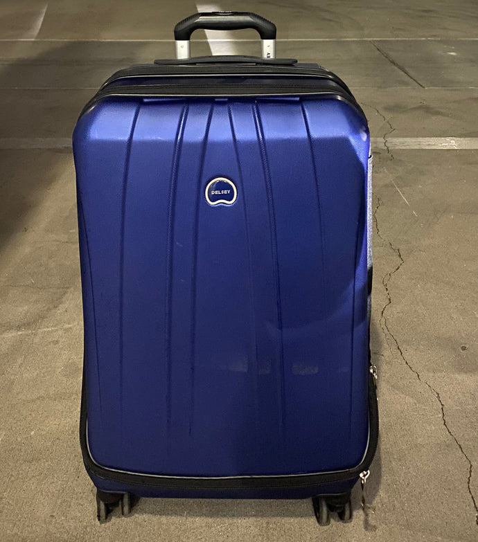 Pre Owned Delsey Luggage Helium Shadow 3.0 21 inch Carry-On Exp. Spinner Suiter Trolley, Blue