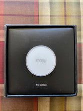 Load image into Gallery viewer, Pre owned Moov - Smart Multi-Sport Fitness Coach &amp; Tracker (White)