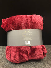 Load image into Gallery viewer, Monte and Jardin luxury velvet throw blanket red